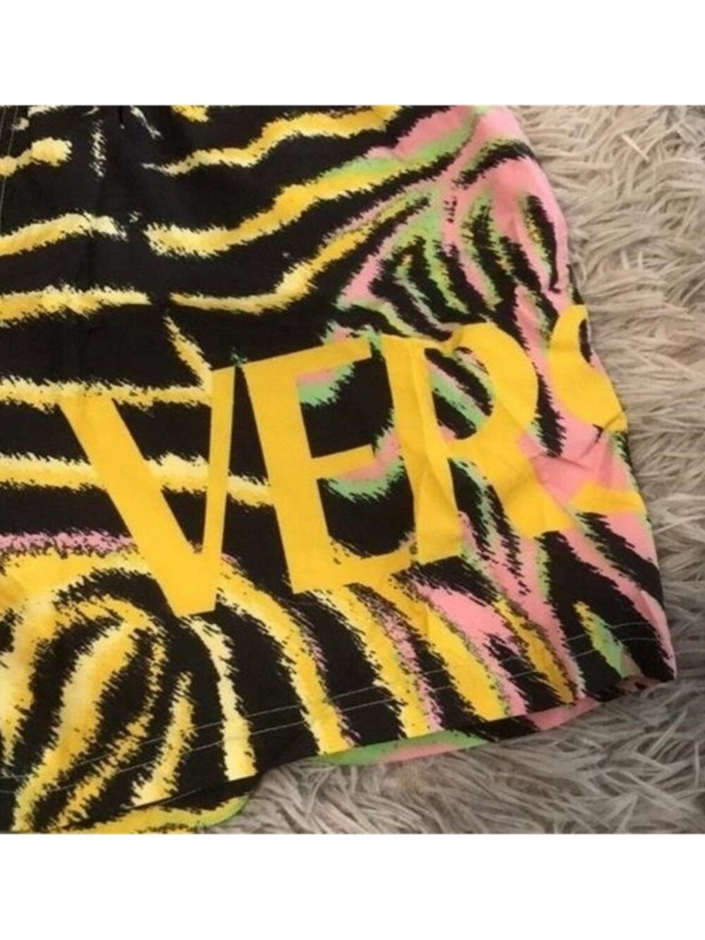 New Authentic VERSACE Logo-Printed Nylon Swim Shorts – Size 7 - Picture 3 of 8